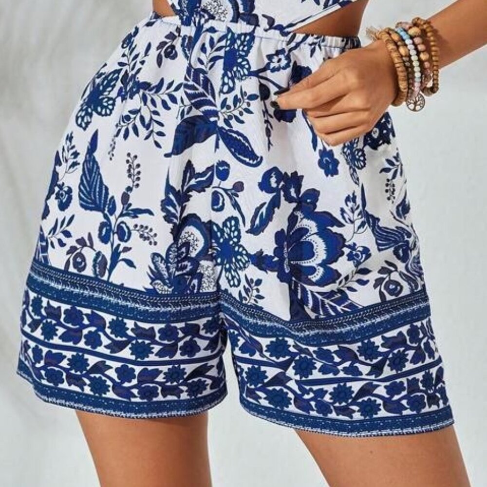 Blue White Floral‎ Pull On Elastic Shorts Size Small